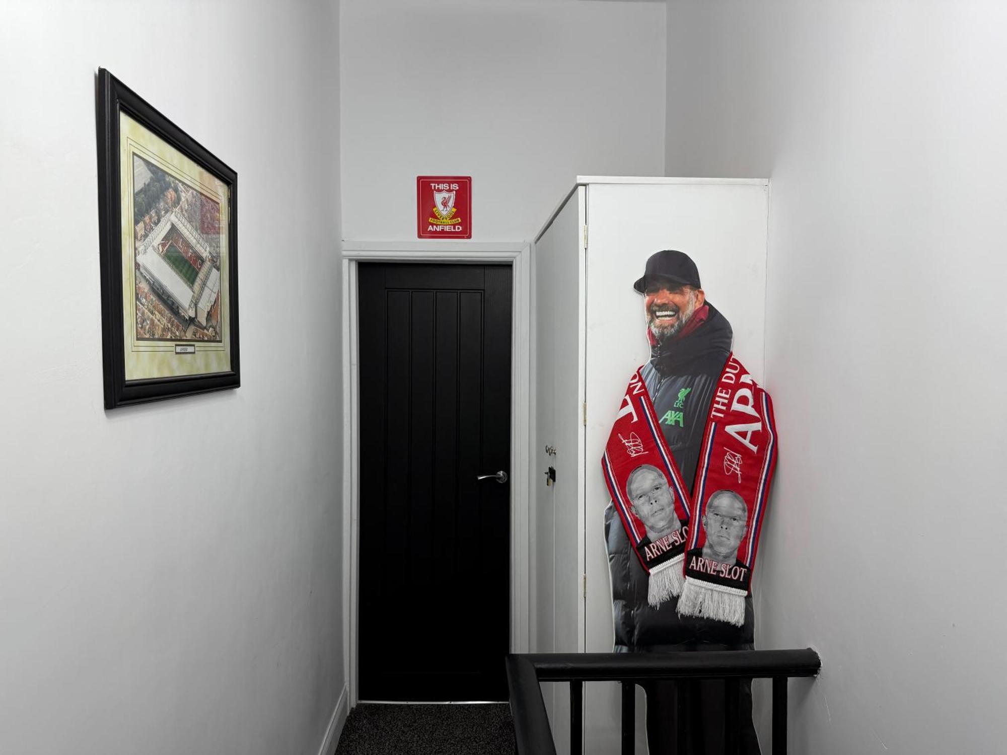 Вилла Anfield Abode - Entire Lfc Themed House Ливерпуль Экстерьер фото