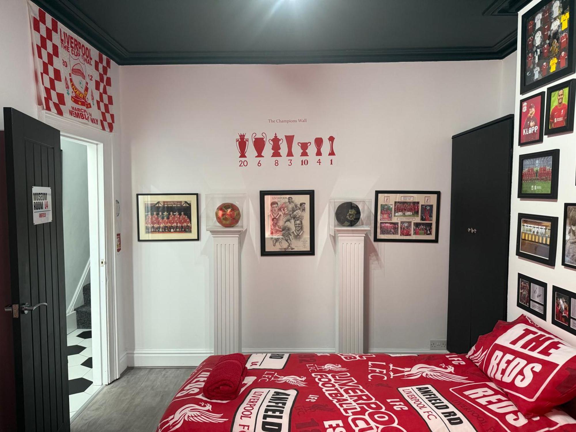 Вилла Anfield Abode - Entire Lfc Themed House Ливерпуль Экстерьер фото