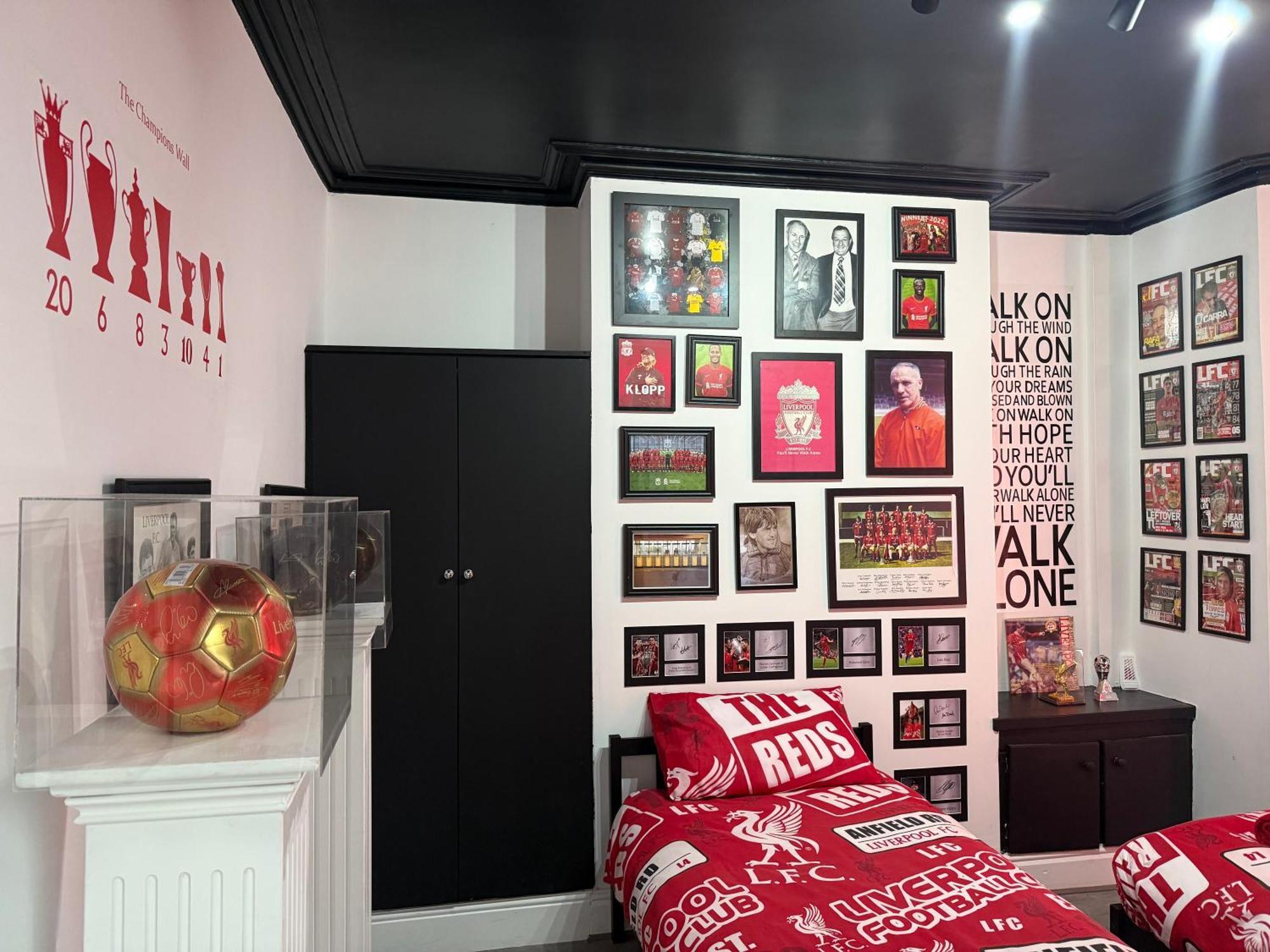 Вилла Anfield Abode - Entire Lfc Themed House Ливерпуль Экстерьер фото